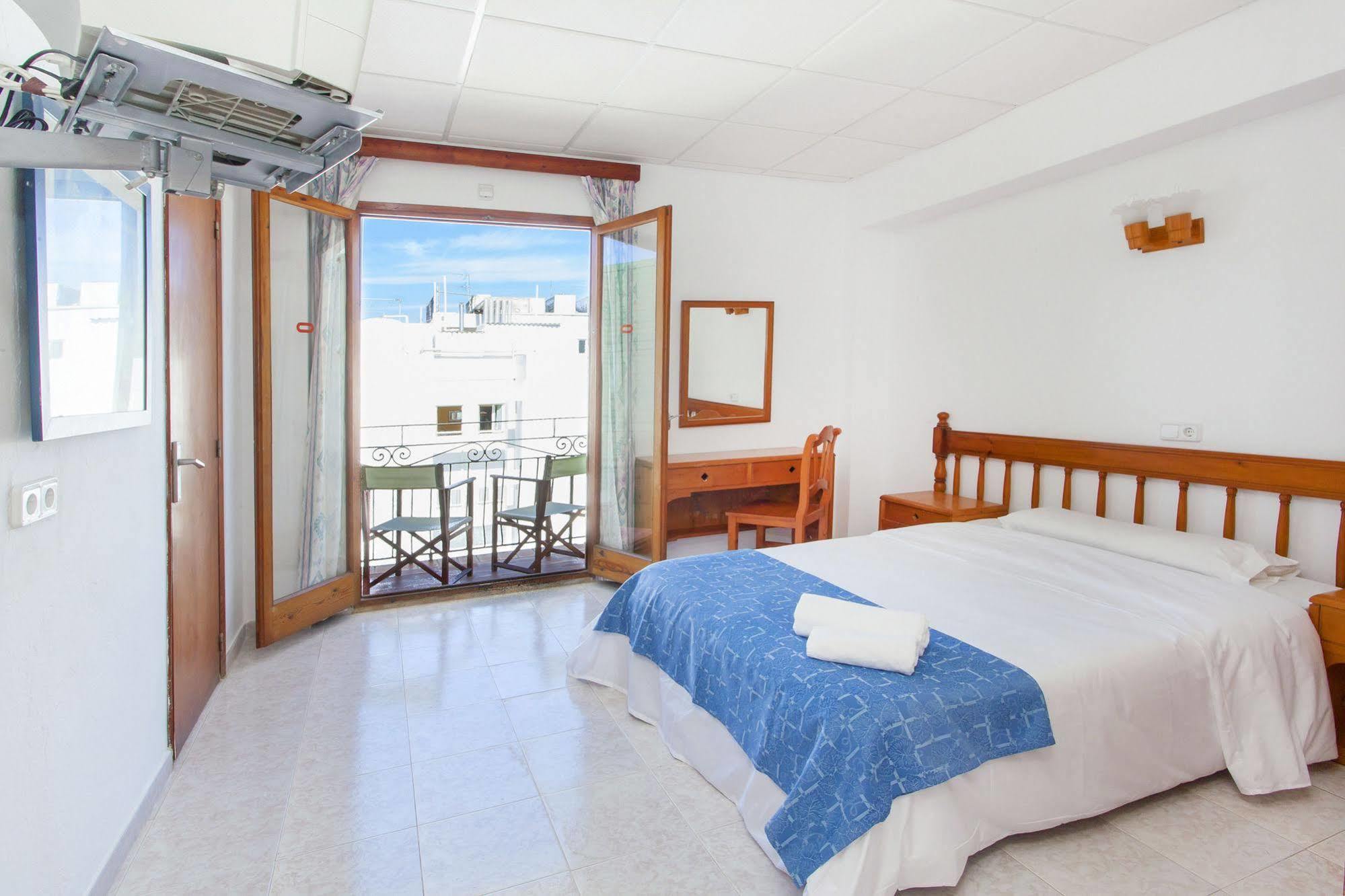 Can Beia Hostal Boutique (Adults Only) Sant Antoni de Portmany Exterior foto